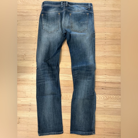 Diesel Regular Slim-Straight - Picture 2 of 5